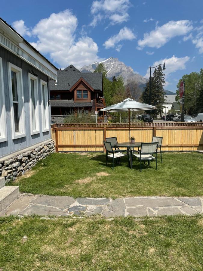Three Peaks Banff Villa Buitenkant foto